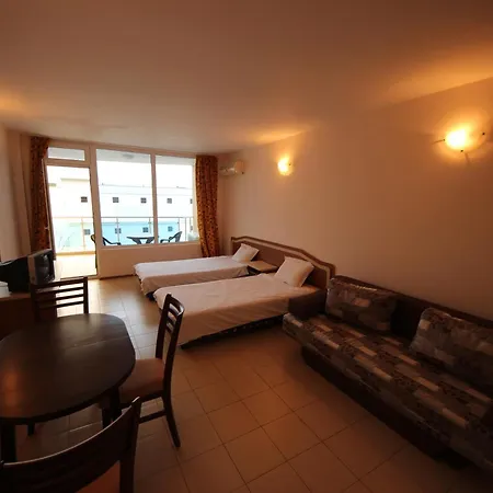 Menada In Sunny Apartament