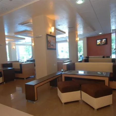 Menada In Sunny Апартаменти *