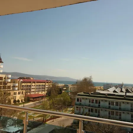 Menada In Sunny