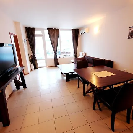 Menada In Sunny 阳光海滩