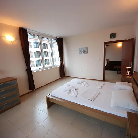 公寓 Menada In Sunny