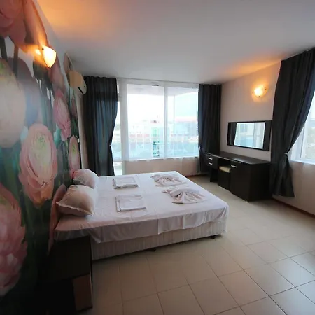 Menada In Sunny Apartman Napospart