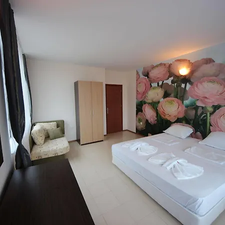 Menada In Sunny * 阳光海滩