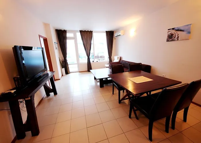 Menada In Sunny ساني بيتش