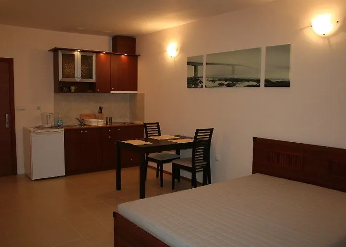 Menada In Sunny Apartment