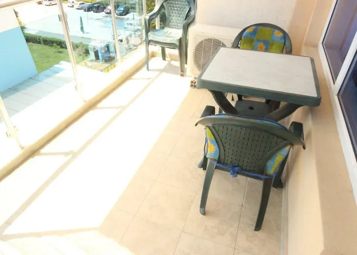 Apartment Menada In Sunny